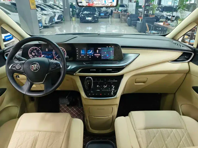 Buick GL8 — Фото автомобиля 4