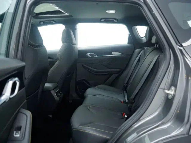 Geely Binyue — Фото автомобиля 6