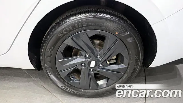 Hyundai AVANTE Avante (CN7) — Фото автомобиля 21