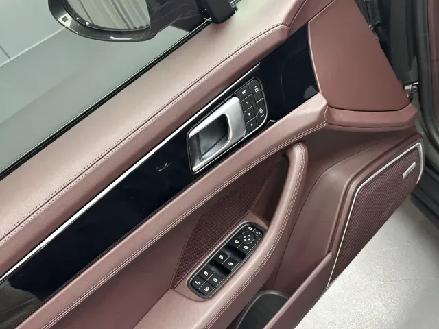 Porsche Panamera — Фото автомобиля 8