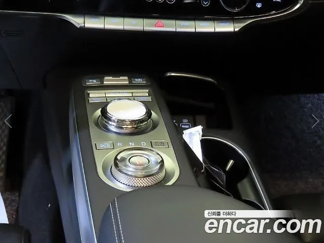 Genesis GV70 — Фото автомобиля 11