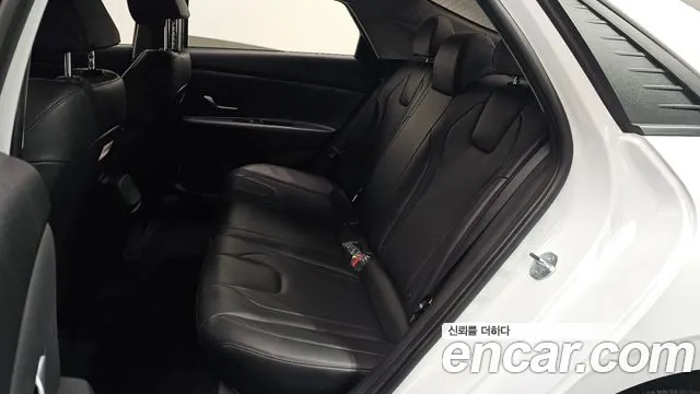 Hyundai AVANTE Avante (CN7) — Фото автомобиля 11