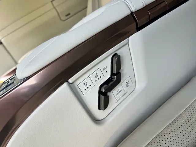 Lexus LM — Фото автомобиля 6