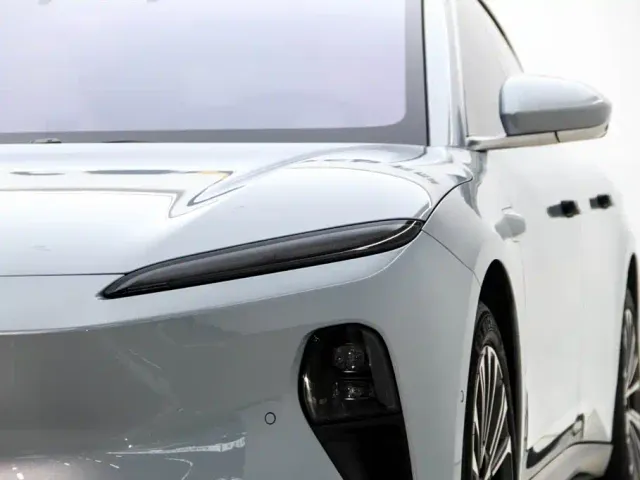 Nio ET5 — Фото автомобиля 10