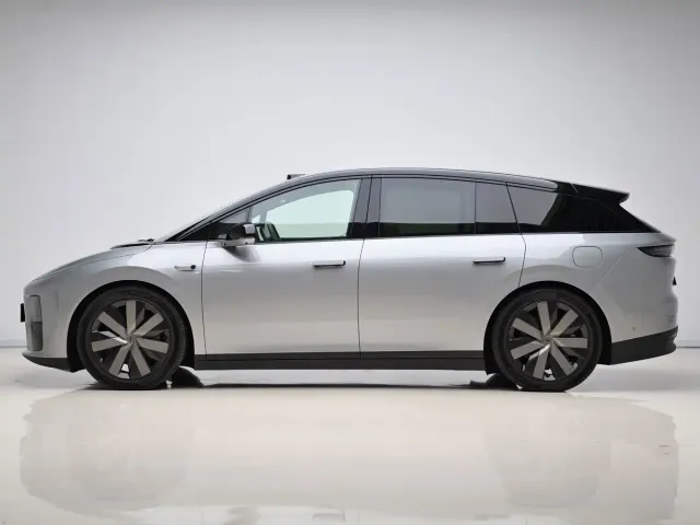Li Auto i6 — Фото автомобиля 7