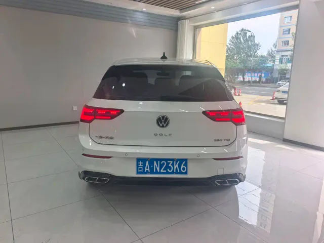 Volkswagen Golf — Фото автомобиля 5
