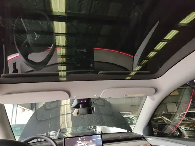 Tesla Model Y — Фото автомобиля 17