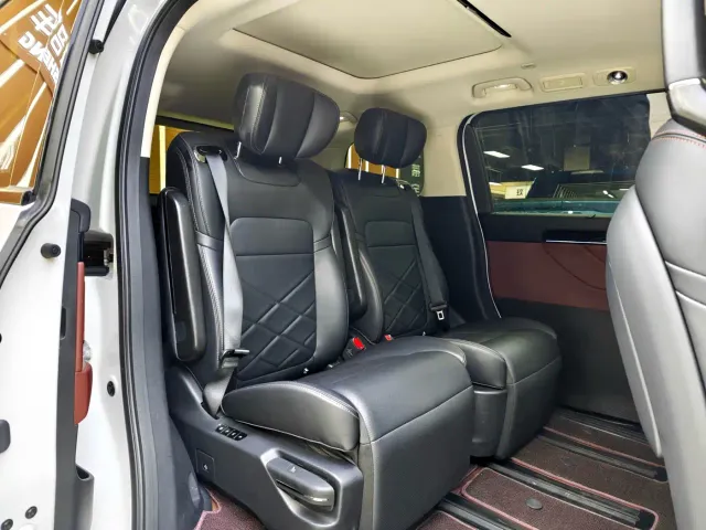 GAC Trumpchi E8 — Фото автомобиля 21