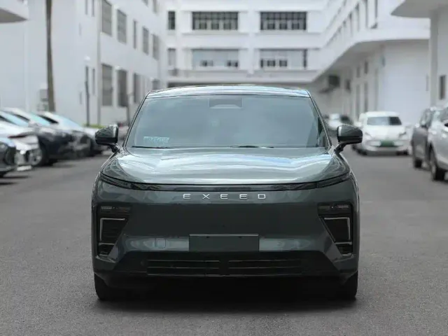 Luxeed R7 — Фото автомобиля 2