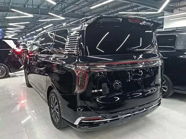 Hongqi HQ9 PHEV — Фото автомобиля 4