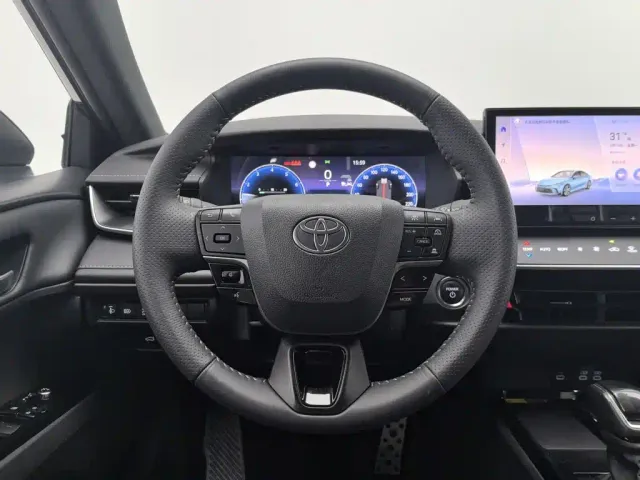 Toyota Camry — Фото автомобиля 11