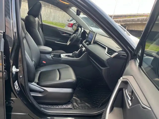 Toyota RAV4 — Фото автомобиля 11