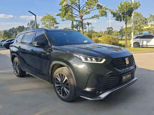 Toyota Crown Kluger — Фото автомобиля 3