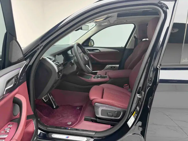 BMW iX3 — Фото автомобиля 5