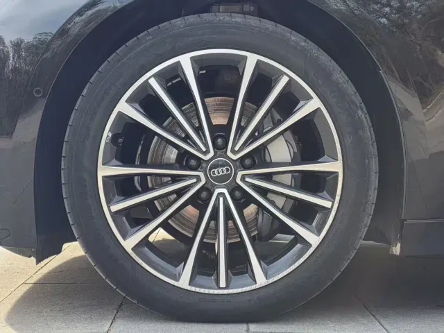 Audi A6L e-tron — Фото автомобиля 14