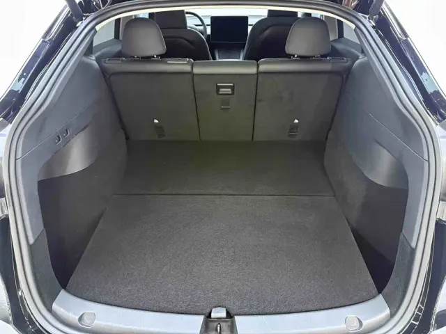 Tesla Model Y — Фото автомобиля 28