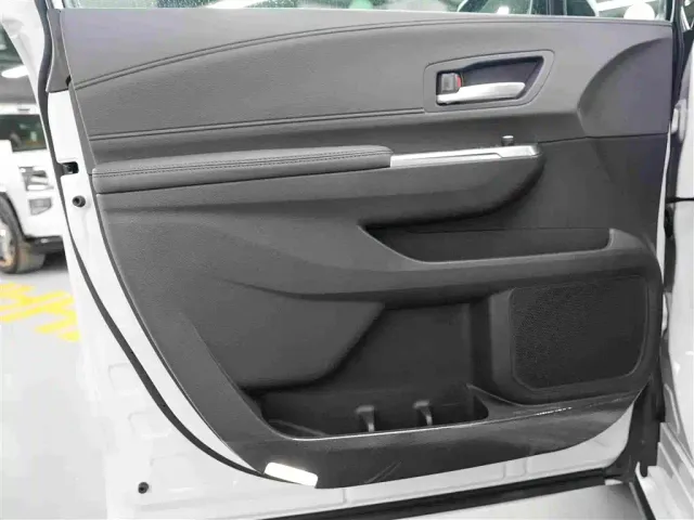 Toyota Sienna — Фото автомобиля 9