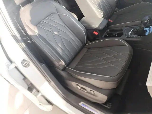 Volkswagen Tiguan L PHEV — Фото автомобиля 24
