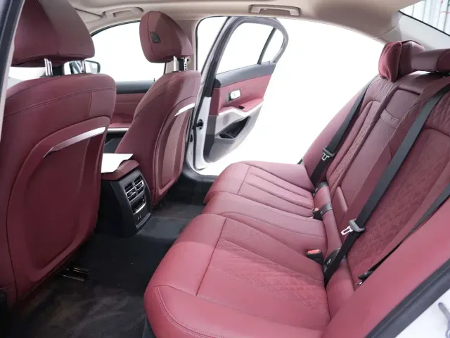 BMW 3 Series — Фото автомобиля 19