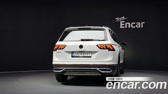 Volkswagen Tiguan — Фото автомобиля 4
