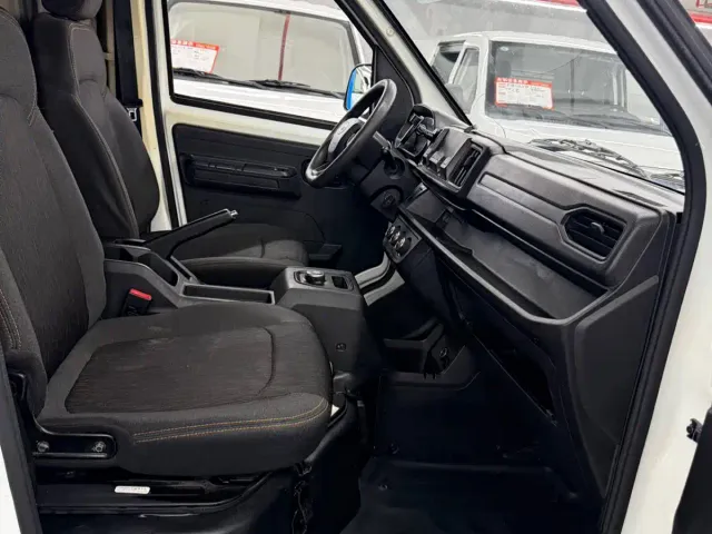 JAC Motors Blue Cat — Фото автомобиля 11