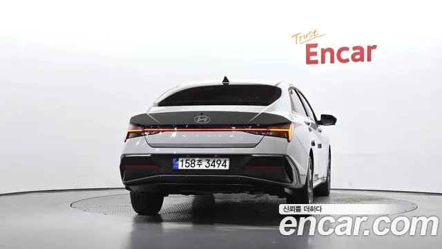 Hyundai Avante CN7 — Фото автомобиля 4