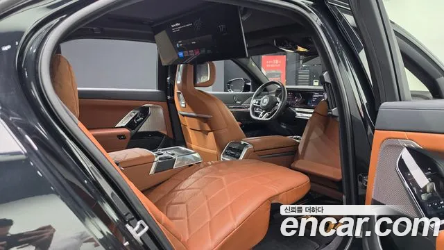 BMW 7 Series G70 — Фото автомобиля 12