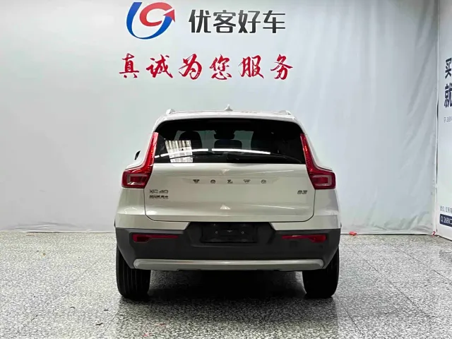 Volvo XC40 — Фото автомобиля 17