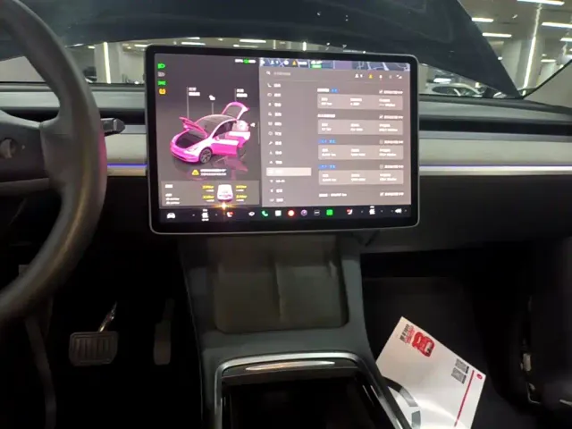 Tesla Model Y — Фото автомобиля 12
