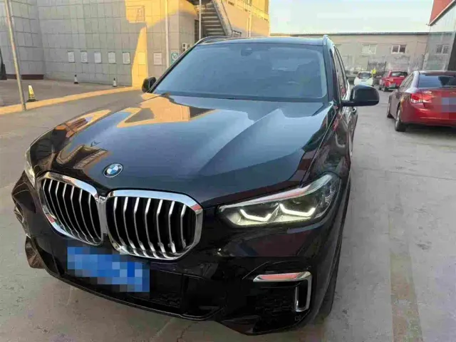 Фотография автомобиля — BMW X5