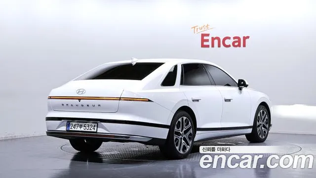 Hyundai Grandeur — Фото автомобиля 2