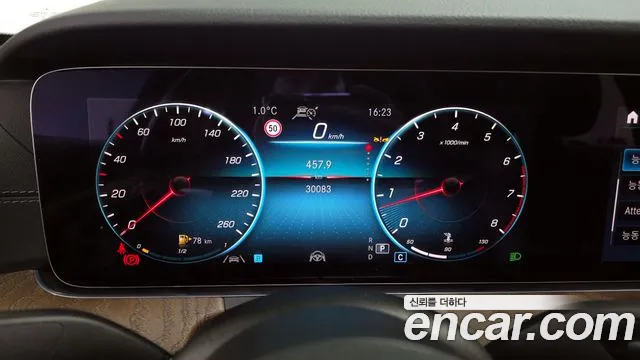 Mercedes-Benz E-Class — Фото автомобиля 8