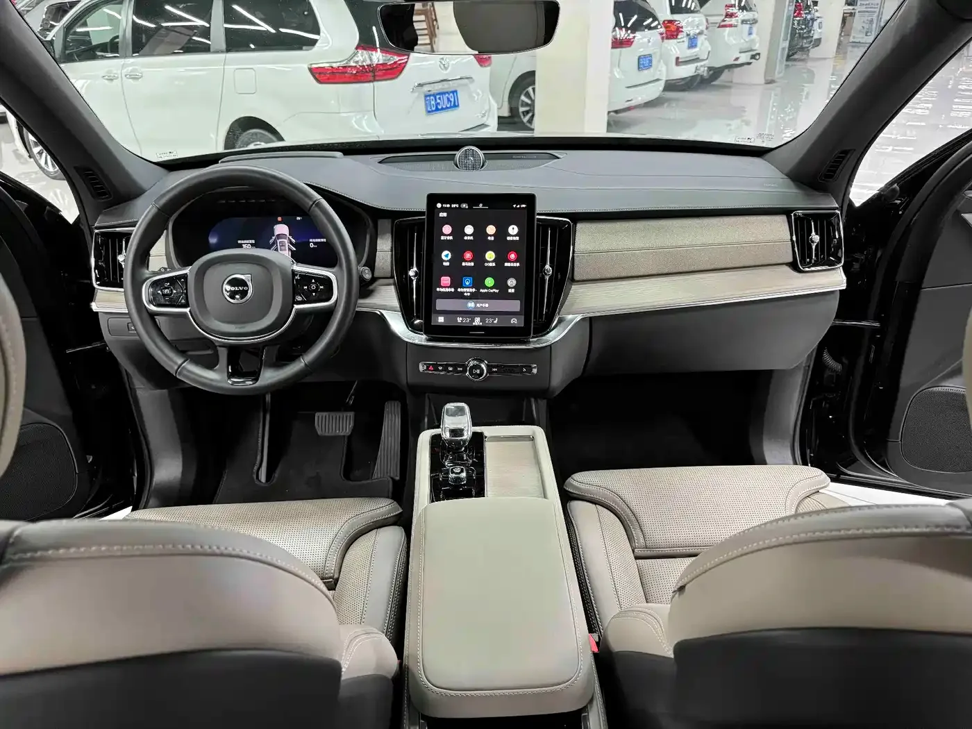 Volvo Volvo XC90 Plug-in Hybrid 2025 T8 Smart Premium Luxury 7-Seater — Фото автомобиля 9