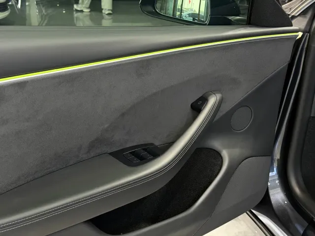Tesla Model 3 — Фото автомобиля 11