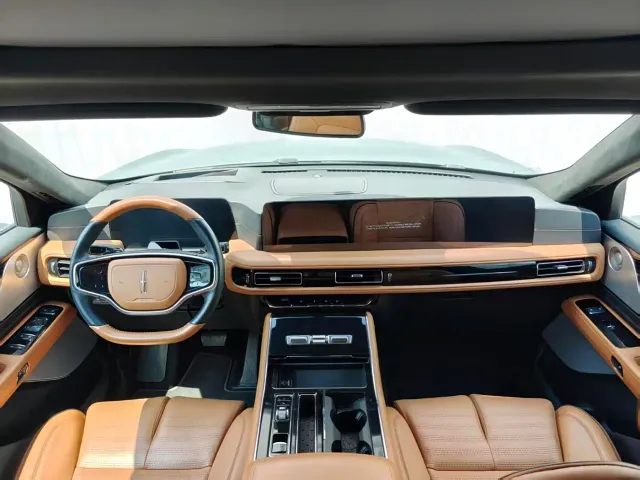 Lincoln Aviator — Фото автомобиля 6