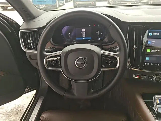 Volvo S90 — Фото автомобиля 6