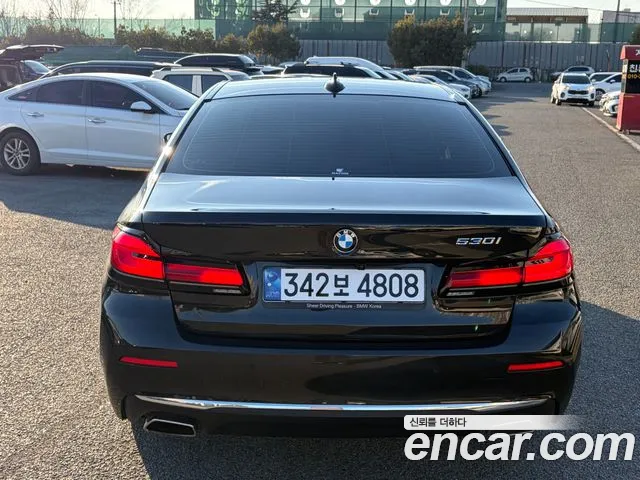 BMW 5-Series — Фото автомобиля 4