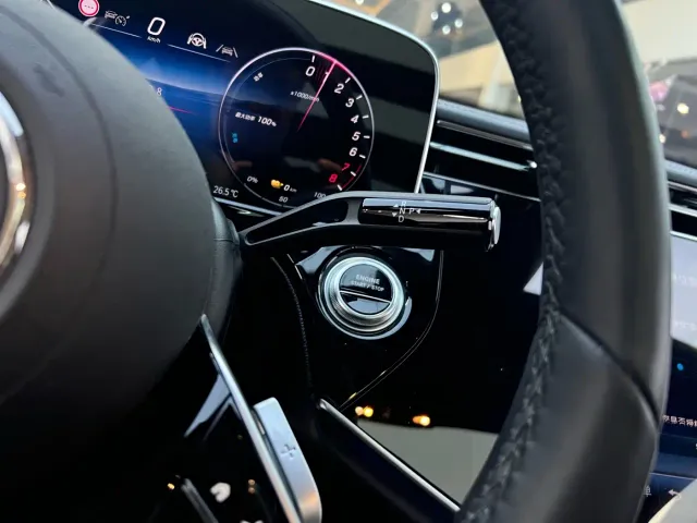 Mercedes-Benz E-Class — Фото автомобиля 15