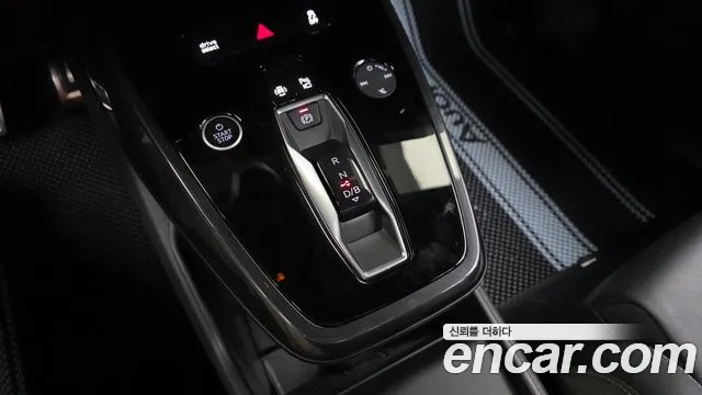 Audi Q4 e-tron F4 — Фото автомобиля 9