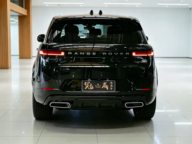 Land Rover Range Rover Sport — Фото автомобиля 6