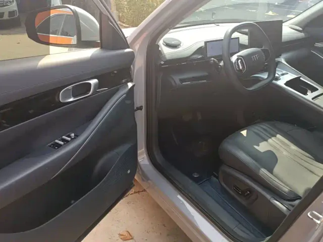 Geely Galaxy E5 — Фото автомобиля 15
