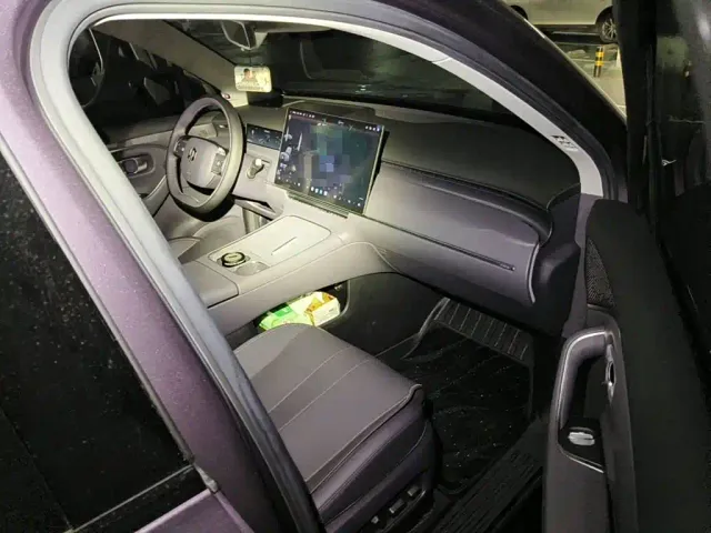 Leapmotor C10 — Фото автомобиля 13