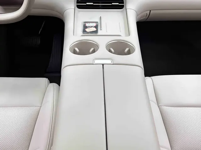 IM Motors LS6 — Фото автомобиля 15