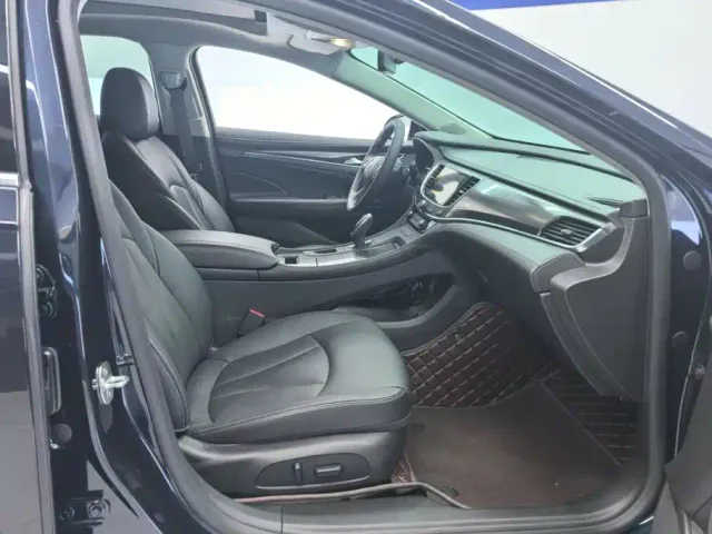Buick LaCrosse — Фото автомобиля 8