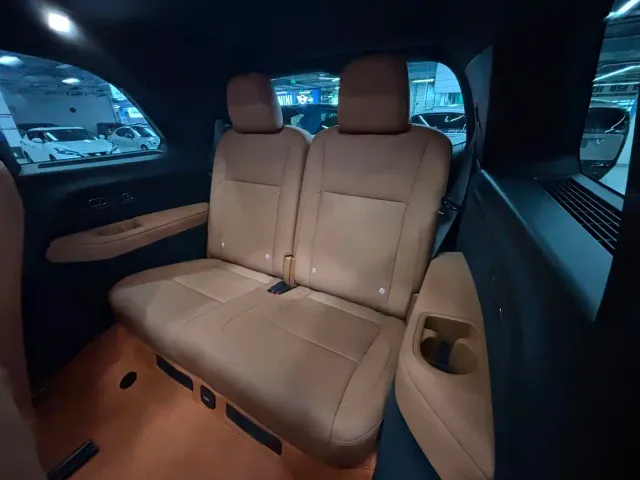 Li Auto L9 — Фото автомобиля 14
