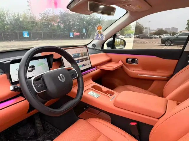 Leapmotor C10 — Фото автомобиля 15