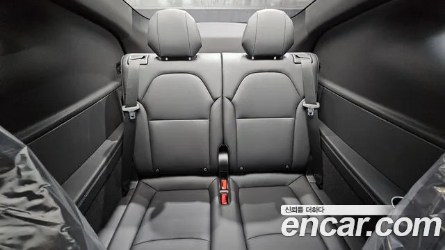 Tesla Model Y — Фото автомобиля 12