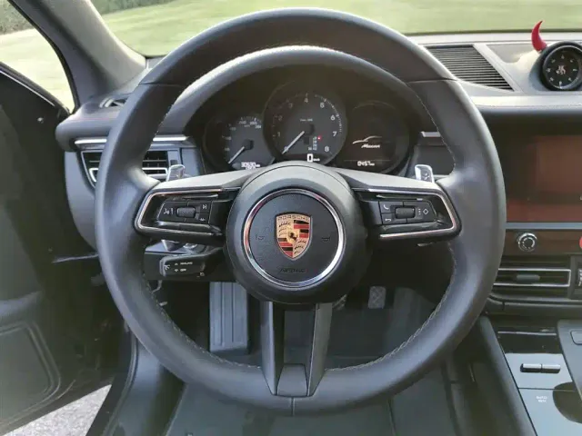 Porsche Macan — Фото автомобиля 5