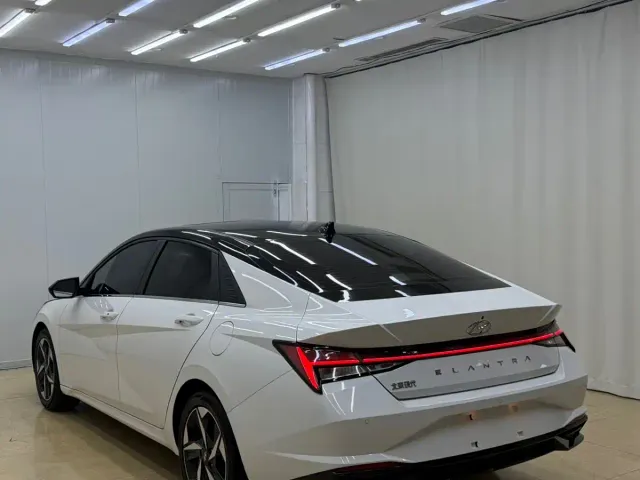 Hyundai Elantra — Фото автомобиля 6