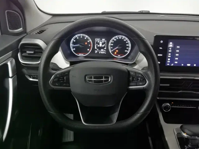Geely Binyue — Фото автомобиля 11